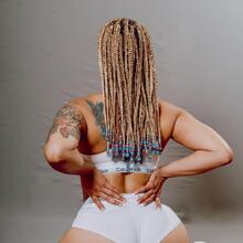  Nude
