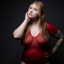  Nude