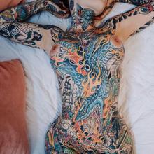  Nude