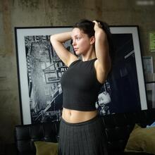  Nude