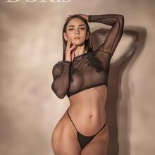  Nude