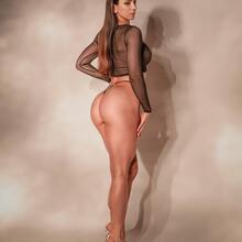  Nude