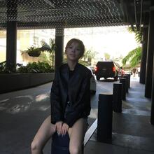  Nude