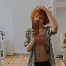  Nude