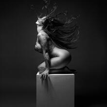  Nude