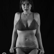  Nude
