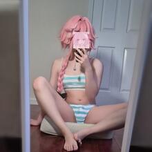  Nude