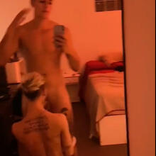  Nude