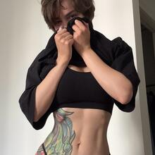  Nude