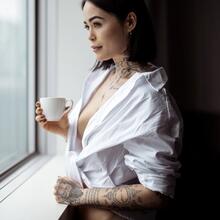  Nude