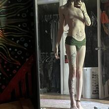  Nude