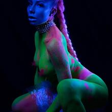  Nude