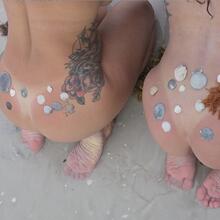  Nude