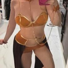  Nude