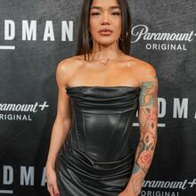 Nude