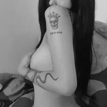  Nude