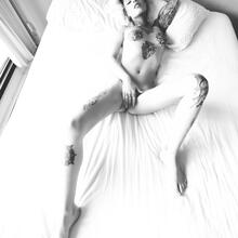  Nude
