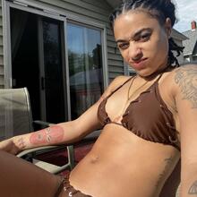  Nude