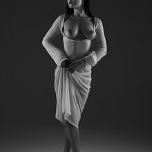  Nude