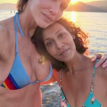  Nude