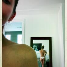  Nude