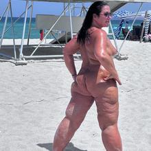  Nude
