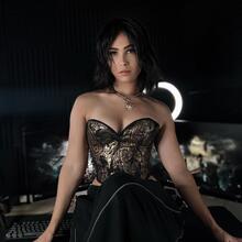  Nude