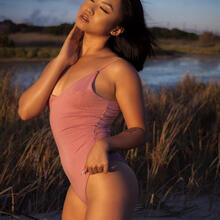  Nude