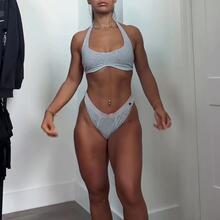  Nude