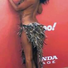  Nude