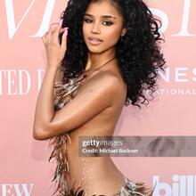 Nude