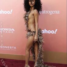  Nude