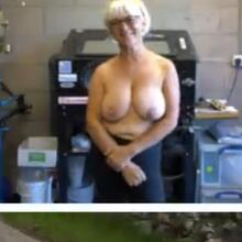  Nude