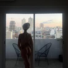  Nude