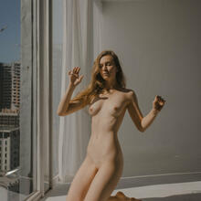  Nude
