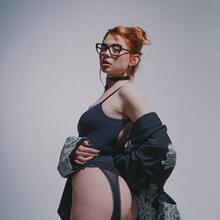  Nude