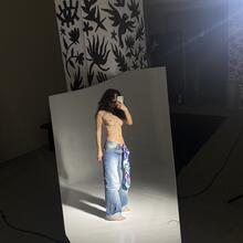  Nude
