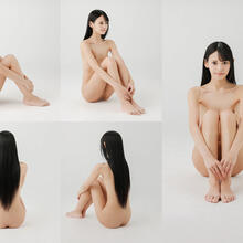  Nude