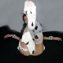  Nude