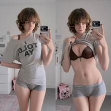  Nude