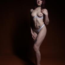  Nude