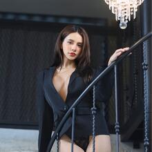  Nude