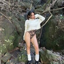  Nude