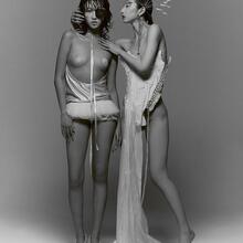  Nude