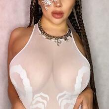  Nude