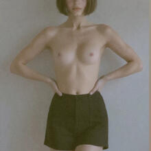  Nude