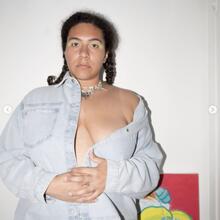  Nude