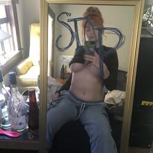  Nude