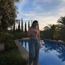  Nude