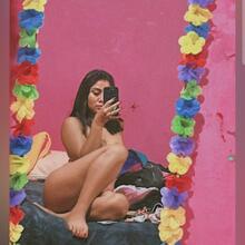  Nude